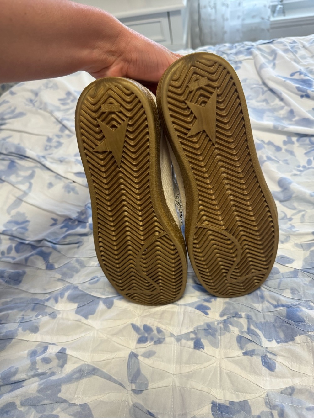 Golden Goose Cream & Silver Superstar Low-Top Sneakers with Gold Soles - Picture 3 of 9